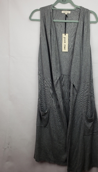Pink Rose Cardigan Dark Gray sleeveless Sweater - Picture 4 of 7